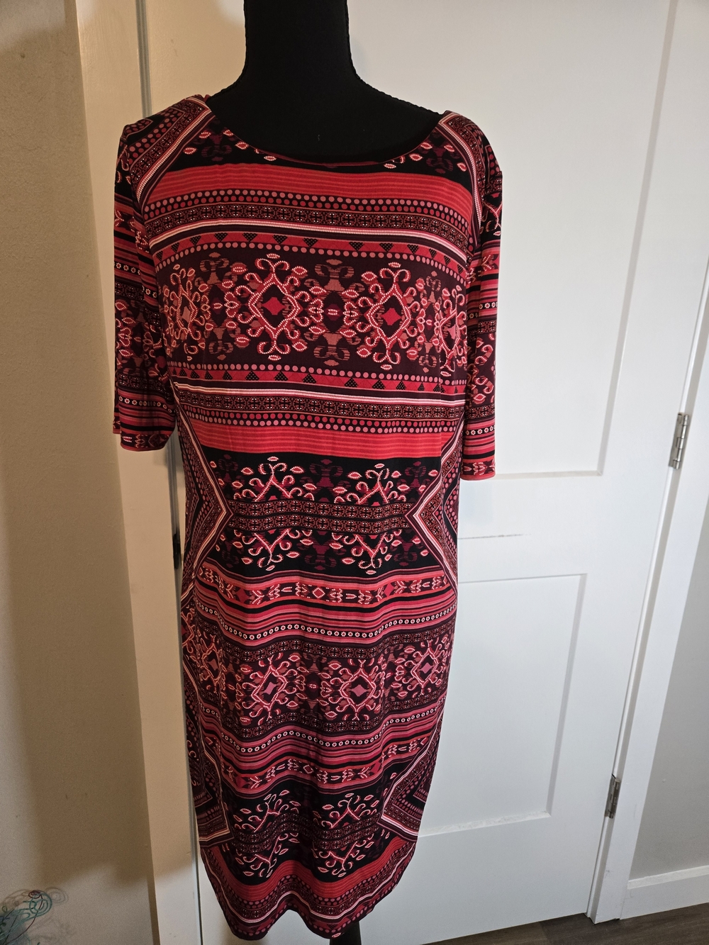 R&K Originals Geometric Medallion Sheath Dress Red Black Size 12